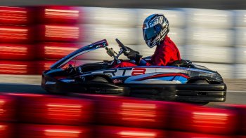 Kart a gran velocidad por el 