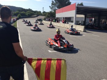 Salida Carrera 11h Karting Castelloli