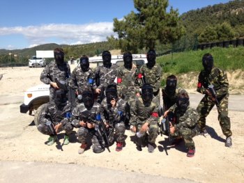 Grupo en Zona de descanso Paintball